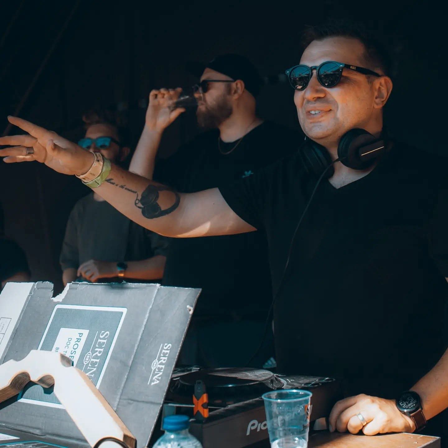 NERVOU5 performing outdoors
